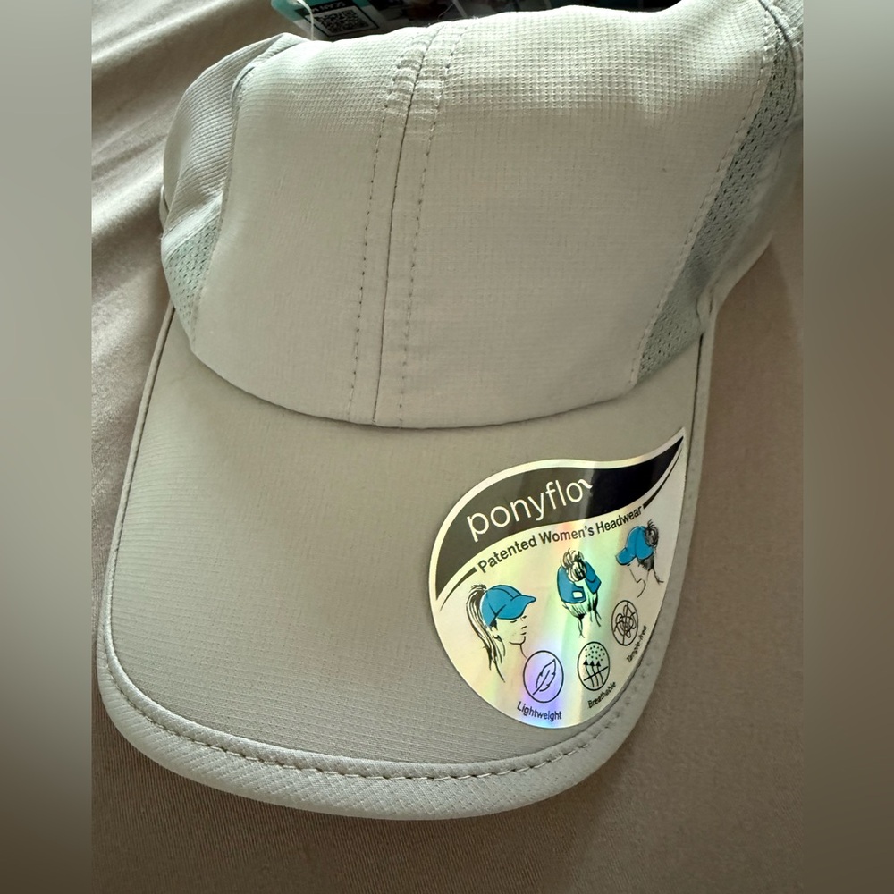Ponyflo Women’s Ponytail Gray Cap. NWT